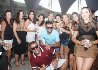 
<a style='margin-left: 5px;' class='btn btn-xs btn-social btn-facebook' href='https://www.facebook.com/sharer/sharer.php?u=https://galeramix.s01.web.getmuller.com.br/imagem/a94/800-800-90/conteudo/site_galerias/94/wesley-safadao-galera-mix-108.jpg' rel='popup' data-width='500' data-height='400'><i class='fa fa-facebook'></i>Compartilhar <span class='hidden-xs'>no Facebook</span>
</a> 
<a class='btn btn-default btn-xs' target='_blank' href='imagem/a94/800-800-90/conteudo/site_galerias/94/wesley-safadao-galera-mix-108.jpg'>
<span class='glyphicon glyphicon-cloud-download'></span> Salvar
</a>
