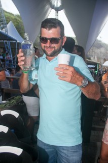 
<a style='margin-left: 5px;' class='btn btn-xs btn-social btn-facebook' href='https://www.facebook.com/sharer/sharer.php?u=https://galeramix.s01.web.getmuller.com.br/imagem/a94/800-800-90/conteudo/site_galerias/94/wesley-safadao-galera-mix-111.jpg' rel='popup' data-width='500' data-height='400'><i class='fa fa-facebook'></i>Compartilhar <span class='hidden-xs'>no Facebook</span>
</a> 
<a class='btn btn-default btn-xs' target='_blank' href='imagem/a94/800-800-90/conteudo/site_galerias/94/wesley-safadao-galera-mix-111.jpg'>
<span class='glyphicon glyphicon-cloud-download'></span> Salvar
</a>
