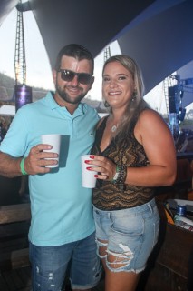 
<a style='margin-left: 5px;' class='btn btn-xs btn-social btn-facebook' href='https://www.facebook.com/sharer/sharer.php?u=https://galeramix.s01.web.getmuller.com.br/imagem/a94/800-800-90/conteudo/site_galerias/94/wesley-safadao-galera-mix-114.jpg' rel='popup' data-width='500' data-height='400'><i class='fa fa-facebook'></i>Compartilhar <span class='hidden-xs'>no Facebook</span>
</a> 
<a class='btn btn-default btn-xs' target='_blank' href='imagem/a94/800-800-90/conteudo/site_galerias/94/wesley-safadao-galera-mix-114.jpg'>
<span class='glyphicon glyphicon-cloud-download'></span> Salvar
</a>
