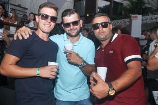 
<a style='margin-left: 5px;' class='btn btn-xs btn-social btn-facebook' href='https://www.facebook.com/sharer/sharer.php?u=https://galeramix.s01.web.getmuller.com.br/imagem/a94/800-800-90/conteudo/site_galerias/94/wesley-safadao-galera-mix-117.jpg' rel='popup' data-width='500' data-height='400'><i class='fa fa-facebook'></i>Compartilhar <span class='hidden-xs'>no Facebook</span>
</a> 
<a class='btn btn-default btn-xs' target='_blank' href='imagem/a94/800-800-90/conteudo/site_galerias/94/wesley-safadao-galera-mix-117.jpg'>
<span class='glyphicon glyphicon-cloud-download'></span> Salvar
</a>
