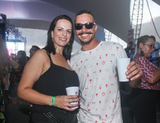 
<a style='margin-left: 5px;' class='btn btn-xs btn-social btn-facebook' href='https://www.facebook.com/sharer/sharer.php?u=https://galeramix.s01.web.getmuller.com.br/imagem/a94/800-800-90/conteudo/site_galerias/94/wesley-safadao-galera-mix-118.jpg' rel='popup' data-width='500' data-height='400'><i class='fa fa-facebook'></i>Compartilhar <span class='hidden-xs'>no Facebook</span>
</a> 
<a class='btn btn-default btn-xs' target='_blank' href='imagem/a94/800-800-90/conteudo/site_galerias/94/wesley-safadao-galera-mix-118.jpg'>
<span class='glyphicon glyphicon-cloud-download'></span> Salvar
</a>
