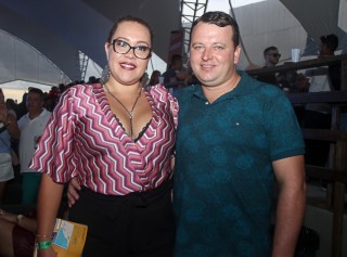 
<a style='margin-left: 5px;' class='btn btn-xs btn-social btn-facebook' href='https://www.facebook.com/sharer/sharer.php?u=https://galeramix.s01.web.getmuller.com.br/imagem/a94/800-800-90/conteudo/site_galerias/94/wesley-safadao-galera-mix-120.jpg' rel='popup' data-width='500' data-height='400'><i class='fa fa-facebook'></i>Compartilhar <span class='hidden-xs'>no Facebook</span>
</a> 
<a class='btn btn-default btn-xs' target='_blank' href='imagem/a94/800-800-90/conteudo/site_galerias/94/wesley-safadao-galera-mix-120.jpg'>
<span class='glyphicon glyphicon-cloud-download'></span> Salvar
</a>
