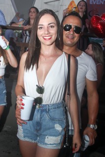 
<a style='margin-left: 5px;' class='btn btn-xs btn-social btn-facebook' href='https://www.facebook.com/sharer/sharer.php?u=https://galeramix.s01.web.getmuller.com.br/imagem/a94/800-800-90/conteudo/site_galerias/94/wesley-safadao-galera-mix-130.jpg' rel='popup' data-width='500' data-height='400'><i class='fa fa-facebook'></i>Compartilhar <span class='hidden-xs'>no Facebook</span>
</a> 
<a class='btn btn-default btn-xs' target='_blank' href='imagem/a94/800-800-90/conteudo/site_galerias/94/wesley-safadao-galera-mix-130.jpg'>
<span class='glyphicon glyphicon-cloud-download'></span> Salvar
</a>
