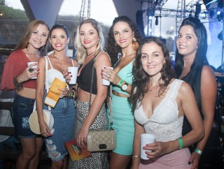 
<a style='margin-left: 5px;' class='btn btn-xs btn-social btn-facebook' href='https://www.facebook.com/sharer/sharer.php?u=https://galeramix.s01.web.getmuller.com.br/imagem/a94/800-800-90/conteudo/site_galerias/94/wesley-safadao-galera-mix-132.jpg' rel='popup' data-width='500' data-height='400'><i class='fa fa-facebook'></i>Compartilhar <span class='hidden-xs'>no Facebook</span>
</a> 
<a class='btn btn-default btn-xs' target='_blank' href='imagem/a94/800-800-90/conteudo/site_galerias/94/wesley-safadao-galera-mix-132.jpg'>
<span class='glyphicon glyphicon-cloud-download'></span> Salvar
</a>
