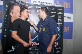 
<a style='margin-left: 5px;' class='btn btn-xs btn-social btn-facebook' href='https://www.facebook.com/sharer/sharer.php?u=https://galeramix.s01.web.getmuller.com.br/imagem/a94/800-800-90/conteudo/site_galerias/94/wesley-safadao-galera-mix-146.jpg' rel='popup' data-width='500' data-height='400'><i class='fa fa-facebook'></i>Compartilhar <span class='hidden-xs'>no Facebook</span>
</a> 
<a class='btn btn-default btn-xs' target='_blank' href='imagem/a94/800-800-90/conteudo/site_galerias/94/wesley-safadao-galera-mix-146.jpg'>
<span class='glyphicon glyphicon-cloud-download'></span> Salvar
</a>
