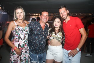 
<a style='margin-left: 5px;' class='btn btn-xs btn-social btn-facebook' href='https://www.facebook.com/sharer/sharer.php?u=https://galeramix.s01.web.getmuller.com.br/imagem/a94/800-800-90/conteudo/site_galerias/94/wesley-safadao-galera-mix-149.jpg' rel='popup' data-width='500' data-height='400'><i class='fa fa-facebook'></i>Compartilhar <span class='hidden-xs'>no Facebook</span>
</a> 
<a class='btn btn-default btn-xs' target='_blank' href='imagem/a94/800-800-90/conteudo/site_galerias/94/wesley-safadao-galera-mix-149.jpg'>
<span class='glyphicon glyphicon-cloud-download'></span> Salvar
</a>
