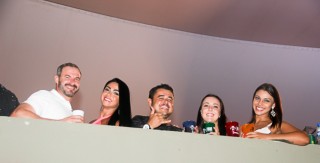 
<a style='margin-left: 5px;' class='btn btn-xs btn-social btn-facebook' href='https://www.facebook.com/sharer/sharer.php?u=https://galeramix.s01.web.getmuller.com.br/imagem/a94/800-800-90/conteudo/site_galerias/94/wesley-safadao-galera-mix-151.jpg' rel='popup' data-width='500' data-height='400'><i class='fa fa-facebook'></i>Compartilhar <span class='hidden-xs'>no Facebook</span>
</a> 
<a class='btn btn-default btn-xs' target='_blank' href='imagem/a94/800-800-90/conteudo/site_galerias/94/wesley-safadao-galera-mix-151.jpg'>
<span class='glyphicon glyphicon-cloud-download'></span> Salvar
</a>
