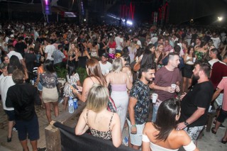 
<a style='margin-left: 5px;' class='btn btn-xs btn-social btn-facebook' href='https://www.facebook.com/sharer/sharer.php?u=https://galeramix.s01.web.getmuller.com.br/imagem/a94/800-800-90/conteudo/site_galerias/94/wesley-safadao-galera-mix-159.jpg' rel='popup' data-width='500' data-height='400'><i class='fa fa-facebook'></i>Compartilhar <span class='hidden-xs'>no Facebook</span>
</a> 
<a class='btn btn-default btn-xs' target='_blank' href='imagem/a94/800-800-90/conteudo/site_galerias/94/wesley-safadao-galera-mix-159.jpg'>
<span class='glyphicon glyphicon-cloud-download'></span> Salvar
</a>
