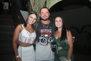 
<a style='margin-left: 5px;' class='btn btn-xs btn-social btn-facebook' href='https://www.facebook.com/sharer/sharer.php?u=https://galeramix.s01.web.getmuller.com.br/imagem/a94/800-800-90/conteudo/site_galerias/94/wesley-safadao-galera-mix-165.jpg' rel='popup' data-width='500' data-height='400'><i class='fa fa-facebook'></i>Compartilhar <span class='hidden-xs'>no Facebook</span>
</a> 
<a class='btn btn-default btn-xs' target='_blank' href='imagem/a94/800-800-90/conteudo/site_galerias/94/wesley-safadao-galera-mix-165.jpg'>
<span class='glyphicon glyphicon-cloud-download'></span> Salvar
</a>
