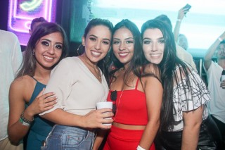 
<a style='margin-left: 5px;' class='btn btn-xs btn-social btn-facebook' href='https://www.facebook.com/sharer/sharer.php?u=https://galeramix.s01.web.getmuller.com.br/imagem/a94/800-800-90/conteudo/site_galerias/94/wesley-safadao-galera-mix-178.jpg' rel='popup' data-width='500' data-height='400'><i class='fa fa-facebook'></i>Compartilhar <span class='hidden-xs'>no Facebook</span>
</a> 
<a class='btn btn-default btn-xs' target='_blank' href='imagem/a94/800-800-90/conteudo/site_galerias/94/wesley-safadao-galera-mix-178.jpg'>
<span class='glyphicon glyphicon-cloud-download'></span> Salvar
</a>
