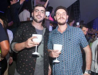 
<a style='margin-left: 5px;' class='btn btn-xs btn-social btn-facebook' href='https://www.facebook.com/sharer/sharer.php?u=https://galeramix.s01.web.getmuller.com.br/imagem/a94/800-800-90/conteudo/site_galerias/94/wesley-safadao-galera-mix-185.jpg' rel='popup' data-width='500' data-height='400'><i class='fa fa-facebook'></i>Compartilhar <span class='hidden-xs'>no Facebook</span>
</a> 
<a class='btn btn-default btn-xs' target='_blank' href='imagem/a94/800-800-90/conteudo/site_galerias/94/wesley-safadao-galera-mix-185.jpg'>
<span class='glyphicon glyphicon-cloud-download'></span> Salvar
</a>
