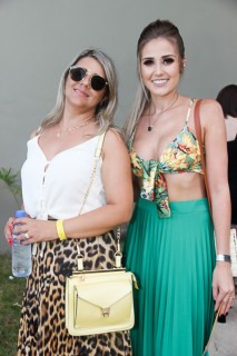 
<a style='margin-left: 5px;' class='btn btn-xs btn-social btn-facebook' href='https://www.facebook.com/sharer/sharer.php?u=https://galeramix.s01.web.getmuller.com.br/imagem/a94/800-800-90/conteudo/site_galerias/94/wesley-safadao-galera-mix-22.jpg' rel='popup' data-width='500' data-height='400'><i class='fa fa-facebook'></i>Compartilhar <span class='hidden-xs'>no Facebook</span>
</a> 
<a class='btn btn-default btn-xs' target='_blank' href='imagem/a94/800-800-90/conteudo/site_galerias/94/wesley-safadao-galera-mix-22.jpg'>
<span class='glyphicon glyphicon-cloud-download'></span> Salvar
</a>
