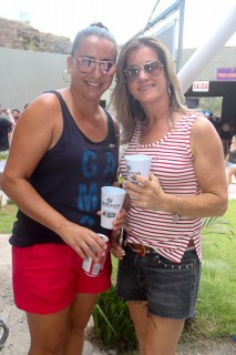 
<a style='margin-left: 5px;' class='btn btn-xs btn-social btn-facebook' href='https://www.facebook.com/sharer/sharer.php?u=https://galeramix.s01.web.getmuller.com.br/imagem/a94/800-800-90/conteudo/site_galerias/94/wesley-safadao-galera-mix-32.jpg' rel='popup' data-width='500' data-height='400'><i class='fa fa-facebook'></i>Compartilhar <span class='hidden-xs'>no Facebook</span>
</a> 
<a class='btn btn-default btn-xs' target='_blank' href='imagem/a94/800-800-90/conteudo/site_galerias/94/wesley-safadao-galera-mix-32.jpg'>
<span class='glyphicon glyphicon-cloud-download'></span> Salvar
</a>
