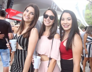 
<a style='margin-left: 5px;' class='btn btn-xs btn-social btn-facebook' href='https://www.facebook.com/sharer/sharer.php?u=https://galeramix.s01.web.getmuller.com.br/imagem/a94/800-800-90/conteudo/site_galerias/94/wesley-safadao-galera-mix-34.jpg' rel='popup' data-width='500' data-height='400'><i class='fa fa-facebook'></i>Compartilhar <span class='hidden-xs'>no Facebook</span>
</a> 
<a class='btn btn-default btn-xs' target='_blank' href='imagem/a94/800-800-90/conteudo/site_galerias/94/wesley-safadao-galera-mix-34.jpg'>
<span class='glyphicon glyphicon-cloud-download'></span> Salvar
</a>
