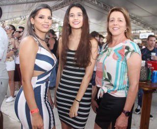 
<a style='margin-left: 5px;' class='btn btn-xs btn-social btn-facebook' href='https://www.facebook.com/sharer/sharer.php?u=https://galeramix.s01.web.getmuller.com.br/imagem/a94/800-800-90/conteudo/site_galerias/94/wesley-safadao-galera-mix-35.jpg' rel='popup' data-width='500' data-height='400'><i class='fa fa-facebook'></i>Compartilhar <span class='hidden-xs'>no Facebook</span>
</a> 
<a class='btn btn-default btn-xs' target='_blank' href='imagem/a94/800-800-90/conteudo/site_galerias/94/wesley-safadao-galera-mix-35.jpg'>
<span class='glyphicon glyphicon-cloud-download'></span> Salvar
</a>
