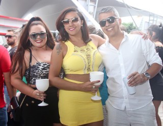 
<a style='margin-left: 5px;' class='btn btn-xs btn-social btn-facebook' href='https://www.facebook.com/sharer/sharer.php?u=https://galeramix.s01.web.getmuller.com.br/imagem/a94/800-800-90/conteudo/site_galerias/94/wesley-safadao-galera-mix-36.jpg' rel='popup' data-width='500' data-height='400'><i class='fa fa-facebook'></i>Compartilhar <span class='hidden-xs'>no Facebook</span>
</a> 
<a class='btn btn-default btn-xs' target='_blank' href='imagem/a94/800-800-90/conteudo/site_galerias/94/wesley-safadao-galera-mix-36.jpg'>
<span class='glyphicon glyphicon-cloud-download'></span> Salvar
</a>
