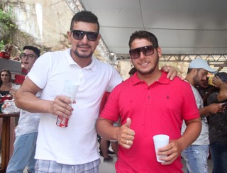 
<a style='margin-left: 5px;' class='btn btn-xs btn-social btn-facebook' href='https://www.facebook.com/sharer/sharer.php?u=https://galeramix.s01.web.getmuller.com.br/imagem/a94/800-800-90/conteudo/site_galerias/94/wesley-safadao-galera-mix-49.jpg' rel='popup' data-width='500' data-height='400'><i class='fa fa-facebook'></i>Compartilhar <span class='hidden-xs'>no Facebook</span>
</a> 
<a class='btn btn-default btn-xs' target='_blank' href='imagem/a94/800-800-90/conteudo/site_galerias/94/wesley-safadao-galera-mix-49.jpg'>
<span class='glyphicon glyphicon-cloud-download'></span> Salvar
</a>
