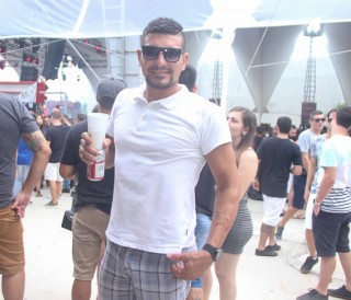 
<a style='margin-left: 5px;' class='btn btn-xs btn-social btn-facebook' href='https://www.facebook.com/sharer/sharer.php?u=https://galeramix.s01.web.getmuller.com.br/imagem/a94/800-800-90/conteudo/site_galerias/94/wesley-safadao-galera-mix-50.jpg' rel='popup' data-width='500' data-height='400'><i class='fa fa-facebook'></i>Compartilhar <span class='hidden-xs'>no Facebook</span>
</a> 
<a class='btn btn-default btn-xs' target='_blank' href='imagem/a94/800-800-90/conteudo/site_galerias/94/wesley-safadao-galera-mix-50.jpg'>
<span class='glyphicon glyphicon-cloud-download'></span> Salvar
</a>
