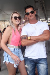 
<a style='margin-left: 5px;' class='btn btn-xs btn-social btn-facebook' href='https://www.facebook.com/sharer/sharer.php?u=https://galeramix.s01.web.getmuller.com.br/imagem/a94/800-800-90/conteudo/site_galerias/94/wesley-safadao-galera-mix-53.jpg' rel='popup' data-width='500' data-height='400'><i class='fa fa-facebook'></i>Compartilhar <span class='hidden-xs'>no Facebook</span>
</a> 
<a class='btn btn-default btn-xs' target='_blank' href='imagem/a94/800-800-90/conteudo/site_galerias/94/wesley-safadao-galera-mix-53.jpg'>
<span class='glyphicon glyphicon-cloud-download'></span> Salvar
</a>
