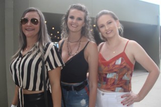 
<a style='margin-left: 5px;' class='btn btn-xs btn-social btn-facebook' href='https://www.facebook.com/sharer/sharer.php?u=https://galeramix.s01.web.getmuller.com.br/imagem/a94/800-800-90/conteudo/site_galerias/94/wesley-safadao-galera-mix-59.jpg' rel='popup' data-width='500' data-height='400'><i class='fa fa-facebook'></i>Compartilhar <span class='hidden-xs'>no Facebook</span>
</a> 
<a class='btn btn-default btn-xs' target='_blank' href='imagem/a94/800-800-90/conteudo/site_galerias/94/wesley-safadao-galera-mix-59.jpg'>
<span class='glyphicon glyphicon-cloud-download'></span> Salvar
</a>
