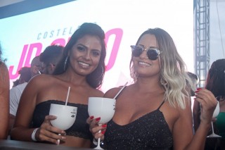 
<a style='margin-left: 5px;' class='btn btn-xs btn-social btn-facebook' href='https://www.facebook.com/sharer/sharer.php?u=https://galeramix.s01.web.getmuller.com.br/imagem/a94/800-800-90/conteudo/site_galerias/94/wesley-safadao-galera-mix-63.jpg' rel='popup' data-width='500' data-height='400'><i class='fa fa-facebook'></i>Compartilhar <span class='hidden-xs'>no Facebook</span>
</a> 
<a class='btn btn-default btn-xs' target='_blank' href='imagem/a94/800-800-90/conteudo/site_galerias/94/wesley-safadao-galera-mix-63.jpg'>
<span class='glyphicon glyphicon-cloud-download'></span> Salvar
</a>
