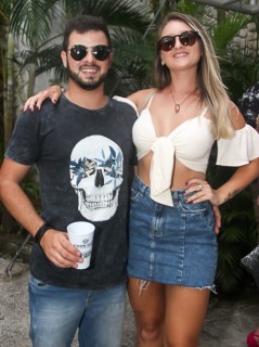 
<a style='margin-left: 5px;' class='btn btn-xs btn-social btn-facebook' href='https://www.facebook.com/sharer/sharer.php?u=https://galeramix.s01.web.getmuller.com.br/imagem/a94/800-800-90/conteudo/site_galerias/94/wesley-safadao-galera-mix-67.jpg' rel='popup' data-width='500' data-height='400'><i class='fa fa-facebook'></i>Compartilhar <span class='hidden-xs'>no Facebook</span>
</a> 
<a class='btn btn-default btn-xs' target='_blank' href='imagem/a94/800-800-90/conteudo/site_galerias/94/wesley-safadao-galera-mix-67.jpg'>
<span class='glyphicon glyphicon-cloud-download'></span> Salvar
</a>
