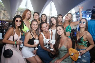 
<a style='margin-left: 5px;' class='btn btn-xs btn-social btn-facebook' href='https://www.facebook.com/sharer/sharer.php?u=https://galeramix.s01.web.getmuller.com.br/imagem/a94/800-800-90/conteudo/site_galerias/94/wesley-safadao-galera-mix-77.jpg' rel='popup' data-width='500' data-height='400'><i class='fa fa-facebook'></i>Compartilhar <span class='hidden-xs'>no Facebook</span>
</a> 
<a class='btn btn-default btn-xs' target='_blank' href='imagem/a94/800-800-90/conteudo/site_galerias/94/wesley-safadao-galera-mix-77.jpg'>
<span class='glyphicon glyphicon-cloud-download'></span> Salvar
</a>
