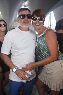 
<a style='margin-left: 5px;' class='btn btn-xs btn-social btn-facebook' href='https://www.facebook.com/sharer/sharer.php?u=https://galeramix.s01.web.getmuller.com.br/imagem/a94/800-800-90/conteudo/site_galerias/94/wesley-safadao-galera-mix-80.jpg' rel='popup' data-width='500' data-height='400'><i class='fa fa-facebook'></i>Compartilhar <span class='hidden-xs'>no Facebook</span>
</a> 
<a class='btn btn-default btn-xs' target='_blank' href='imagem/a94/800-800-90/conteudo/site_galerias/94/wesley-safadao-galera-mix-80.jpg'>
<span class='glyphicon glyphicon-cloud-download'></span> Salvar
</a>
