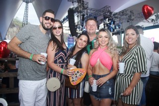 
<a style='margin-left: 5px;' class='btn btn-xs btn-social btn-facebook' href='https://www.facebook.com/sharer/sharer.php?u=https://galeramix.s01.web.getmuller.com.br/imagem/a94/800-800-90/conteudo/site_galerias/94/wesley-safadao-galera-mix-88.jpg' rel='popup' data-width='500' data-height='400'><i class='fa fa-facebook'></i>Compartilhar <span class='hidden-xs'>no Facebook</span>
</a> 
<a class='btn btn-default btn-xs' target='_blank' href='imagem/a94/800-800-90/conteudo/site_galerias/94/wesley-safadao-galera-mix-88.jpg'>
<span class='glyphicon glyphicon-cloud-download'></span> Salvar
</a>
