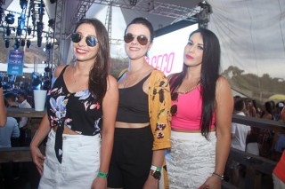 
<a style='margin-left: 5px;' class='btn btn-xs btn-social btn-facebook' href='https://www.facebook.com/sharer/sharer.php?u=https://galeramix.s01.web.getmuller.com.br/imagem/a94/800-800-90/conteudo/site_galerias/94/wesley-safadao-galera-mix-99.jpg' rel='popup' data-width='500' data-height='400'><i class='fa fa-facebook'></i>Compartilhar <span class='hidden-xs'>no Facebook</span>
</a> 
<a class='btn btn-default btn-xs' target='_blank' href='imagem/a94/800-800-90/conteudo/site_galerias/94/wesley-safadao-galera-mix-99.jpg'>
<span class='glyphicon glyphicon-cloud-download'></span> Salvar
</a>
