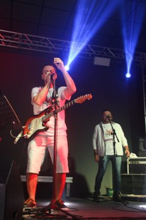 
<a style='margin-left: 5px;' class='btn btn-xs btn-social btn-facebook' href='https://www.facebook.com/sharer/sharer.php?u=https://galeramix.s01.web.getmuller.com.br/imagem/a96/800-800-90/conteudo/site_galerias/96/img3551.jpg' rel='popup' data-width='500' data-height='400'><i class='fa fa-facebook'></i>Compartilhar <span class='hidden-xs'>no Facebook</span>
</a> 
<a class='btn btn-default btn-xs' target='_blank' href='imagem/a96/800-800-90/conteudo/site_galerias/96/img3551.jpg'>
<span class='glyphicon glyphicon-cloud-download'></span> Salvar
</a>
