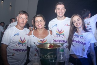 
<a style='margin-left: 5px;' class='btn btn-xs btn-social btn-facebook' href='https://www.facebook.com/sharer/sharer.php?u=https://galeramix.s01.web.getmuller.com.br/imagem/a96/800-800-90/conteudo/site_galerias/96/img3570.jpg' rel='popup' data-width='500' data-height='400'><i class='fa fa-facebook'></i>Compartilhar <span class='hidden-xs'>no Facebook</span>
</a> 
<a class='btn btn-default btn-xs' target='_blank' href='imagem/a96/800-800-90/conteudo/site_galerias/96/img3570.jpg'>
<span class='glyphicon glyphicon-cloud-download'></span> Salvar
</a>
