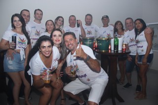 
<a style='margin-left: 5px;' class='btn btn-xs btn-social btn-facebook' href='https://www.facebook.com/sharer/sharer.php?u=https://galeramix.s01.web.getmuller.com.br/imagem/a96/800-800-90/conteudo/site_galerias/96/img3572.jpg' rel='popup' data-width='500' data-height='400'><i class='fa fa-facebook'></i>Compartilhar <span class='hidden-xs'>no Facebook</span>
</a> 
<a class='btn btn-default btn-xs' target='_blank' href='imagem/a96/800-800-90/conteudo/site_galerias/96/img3572.jpg'>
<span class='glyphicon glyphicon-cloud-download'></span> Salvar
</a>
