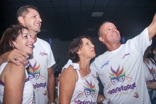 
<a style='margin-left: 5px;' class='btn btn-xs btn-social btn-facebook' href='https://www.facebook.com/sharer/sharer.php?u=https://galeramix.s01.web.getmuller.com.br/imagem/a96/800-800-90/conteudo/site_galerias/96/img3603.jpg' rel='popup' data-width='500' data-height='400'><i class='fa fa-facebook'></i>Compartilhar <span class='hidden-xs'>no Facebook</span>
</a> 
<a class='btn btn-default btn-xs' target='_blank' href='imagem/a96/800-800-90/conteudo/site_galerias/96/img3603.jpg'>
<span class='glyphicon glyphicon-cloud-download'></span> Salvar
</a>
