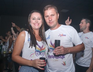 
<a style='margin-left: 5px;' class='btn btn-xs btn-social btn-facebook' href='https://www.facebook.com/sharer/sharer.php?u=https://galeramix.s01.web.getmuller.com.br/imagem/a96/800-800-90/conteudo/site_galerias/96/img3608.jpg' rel='popup' data-width='500' data-height='400'><i class='fa fa-facebook'></i>Compartilhar <span class='hidden-xs'>no Facebook</span>
</a> 
<a class='btn btn-default btn-xs' target='_blank' href='imagem/a96/800-800-90/conteudo/site_galerias/96/img3608.jpg'>
<span class='glyphicon glyphicon-cloud-download'></span> Salvar
</a>
