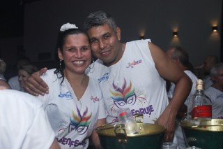 
<a style='margin-left: 5px;' class='btn btn-xs btn-social btn-facebook' href='https://www.facebook.com/sharer/sharer.php?u=https://galeramix.s01.web.getmuller.com.br/imagem/a96/800-800-90/conteudo/site_galerias/96/img3631.jpg' rel='popup' data-width='500' data-height='400'><i class='fa fa-facebook'></i>Compartilhar <span class='hidden-xs'>no Facebook</span>
</a> 
<a class='btn btn-default btn-xs' target='_blank' href='imagem/a96/800-800-90/conteudo/site_galerias/96/img3631.jpg'>
<span class='glyphicon glyphicon-cloud-download'></span> Salvar
</a>
