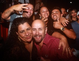 
    <a style='margin-left: 5px;' class='btn btn-xs btn-social btn-facebook' href='https://www.facebook.com/sharer/sharer.php?u=https://galeramix.s01.web.getmuller.com.br/imagem/a98/800-800-90/conteudo/site_galerias/98/galeramix-show-leonardo-e-eduardo-costa-106.jpg' rel='popup' data-width='500' data-height='400'><i class='fa fa-facebook'></i>Compartilhar <span class='hidden-xs'>no Facebook</span>
</a> 
<a class='btn btn-default btn-xs' target='_blank' href='imagem/a98/800-800-90/conteudo/site_galerias/98/galeramix-show-leonardo-e-eduardo-costa-106.jpg'>
    <span class='glyphicon glyphicon-cloud-download'></span> Salvar
</a>
