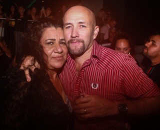 
<a style='margin-left: 5px;' class='btn btn-xs btn-social btn-facebook' href='https://www.facebook.com/sharer/sharer.php?u=https://galeramix.s01.web.getmuller.com.br/imagem/a98/800-800-90/conteudo/site_galerias/98/galeramix-show-leonardo-e-eduardo-costa-107.jpg' rel='popup' data-width='500' data-height='400'><i class='fa fa-facebook'></i>Compartilhar <span class='hidden-xs'>no Facebook</span>
</a> 
<a class='btn btn-default btn-xs' target='_blank' href='imagem/a98/800-800-90/conteudo/site_galerias/98/galeramix-show-leonardo-e-eduardo-costa-107.jpg'>
<span class='glyphicon glyphicon-cloud-download'></span> Salvar
</a>
