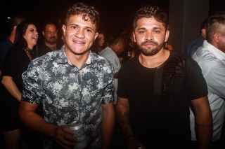 
<a style='margin-left: 5px;' class='btn btn-xs btn-social btn-facebook' href='https://www.facebook.com/sharer/sharer.php?u=https://galeramix.s01.web.getmuller.com.br/imagem/a98/800-800-90/conteudo/site_galerias/98/galeramix-show-leonardo-e-eduardo-costa-109.jpg' rel='popup' data-width='500' data-height='400'><i class='fa fa-facebook'></i>Compartilhar <span class='hidden-xs'>no Facebook</span>
</a> 
<a class='btn btn-default btn-xs' target='_blank' href='imagem/a98/800-800-90/conteudo/site_galerias/98/galeramix-show-leonardo-e-eduardo-costa-109.jpg'>
<span class='glyphicon glyphicon-cloud-download'></span> Salvar
</a>
