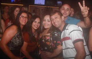 
<a style='margin-left: 5px;' class='btn btn-xs btn-social btn-facebook' href='https://www.facebook.com/sharer/sharer.php?u=https://galeramix.s01.web.getmuller.com.br/imagem/a98/800-800-90/conteudo/site_galerias/98/galeramix-show-leonardo-e-eduardo-costa-17.jpg' rel='popup' data-width='500' data-height='400'><i class='fa fa-facebook'></i>Compartilhar <span class='hidden-xs'>no Facebook</span>
</a> 
<a class='btn btn-default btn-xs' target='_blank' href='imagem/a98/800-800-90/conteudo/site_galerias/98/galeramix-show-leonardo-e-eduardo-costa-17.jpg'>
<span class='glyphicon glyphicon-cloud-download'></span> Salvar
</a>
