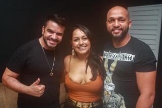 
<a style='margin-left: 5px;' class='btn btn-xs btn-social btn-facebook' href='https://www.facebook.com/sharer/sharer.php?u=https://galeramix.s01.web.getmuller.com.br/imagem/a98/800-800-90/conteudo/site_galerias/98/galeramix-show-leonardo-e-eduardo-costa-26.jpg' rel='popup' data-width='500' data-height='400'><i class='fa fa-facebook'></i>Compartilhar <span class='hidden-xs'>no Facebook</span>
</a> 
<a class='btn btn-default btn-xs' target='_blank' href='imagem/a98/800-800-90/conteudo/site_galerias/98/galeramix-show-leonardo-e-eduardo-costa-26.jpg'>
<span class='glyphicon glyphicon-cloud-download'></span> Salvar
</a>
