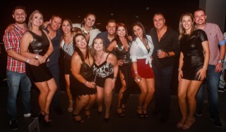 
<a style='margin-left: 5px;' class='btn btn-xs btn-social btn-facebook' href='https://www.facebook.com/sharer/sharer.php?u=https://galeramix.s01.web.getmuller.com.br/imagem/a98/800-800-90/conteudo/site_galerias/98/galeramix-show-leonardo-e-eduardo-costa-43.jpg' rel='popup' data-width='500' data-height='400'><i class='fa fa-facebook'></i>Compartilhar <span class='hidden-xs'>no Facebook</span>
</a> 
<a class='btn btn-default btn-xs' target='_blank' href='imagem/a98/800-800-90/conteudo/site_galerias/98/galeramix-show-leonardo-e-eduardo-costa-43.jpg'>
<span class='glyphicon glyphicon-cloud-download'></span> Salvar
</a>
