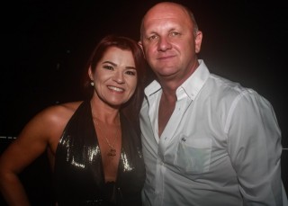 
<a style='margin-left: 5px;' class='btn btn-xs btn-social btn-facebook' href='https://www.facebook.com/sharer/sharer.php?u=https://galeramix.s01.web.getmuller.com.br/imagem/a98/800-800-90/conteudo/site_galerias/98/galeramix-show-leonardo-e-eduardo-costa-49.jpg' rel='popup' data-width='500' data-height='400'><i class='fa fa-facebook'></i>Compartilhar <span class='hidden-xs'>no Facebook</span>
</a> 
<a class='btn btn-default btn-xs' target='_blank' href='imagem/a98/800-800-90/conteudo/site_galerias/98/galeramix-show-leonardo-e-eduardo-costa-49.jpg'>
<span class='glyphicon glyphicon-cloud-download'></span> Salvar
</a>
