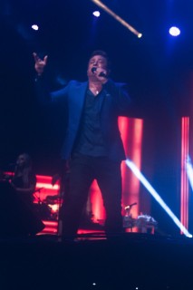 
<a style='margin-left: 5px;' class='btn btn-xs btn-social btn-facebook' href='https://www.facebook.com/sharer/sharer.php?u=https://galeramix.s01.web.getmuller.com.br/imagem/a98/800-800-90/conteudo/site_galerias/98/galeramix-show-leonardo-e-eduardo-costa-5.jpg' rel='popup' data-width='500' data-height='400'><i class='fa fa-facebook'></i>Compartilhar <span class='hidden-xs'>no Facebook</span>
</a> 
<a class='btn btn-default btn-xs' target='_blank' href='imagem/a98/800-800-90/conteudo/site_galerias/98/galeramix-show-leonardo-e-eduardo-costa-5.jpg'>
<span class='glyphicon glyphicon-cloud-download'></span> Salvar
</a>
