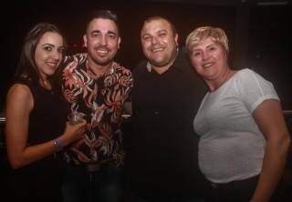 
<a style='margin-left: 5px;' class='btn btn-xs btn-social btn-facebook' href='https://www.facebook.com/sharer/sharer.php?u=https://galeramix.s01.web.getmuller.com.br/imagem/a98/800-800-90/conteudo/site_galerias/98/galeramix-show-leonardo-e-eduardo-costa-50.jpg' rel='popup' data-width='500' data-height='400'><i class='fa fa-facebook'></i>Compartilhar <span class='hidden-xs'>no Facebook</span>
</a> 
<a class='btn btn-default btn-xs' target='_blank' href='imagem/a98/800-800-90/conteudo/site_galerias/98/galeramix-show-leonardo-e-eduardo-costa-50.jpg'>
<span class='glyphicon glyphicon-cloud-download'></span> Salvar
</a>
