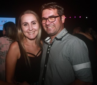 
<a style='margin-left: 5px;' class='btn btn-xs btn-social btn-facebook' href='https://www.facebook.com/sharer/sharer.php?u=https://galeramix.s01.web.getmuller.com.br/imagem/a98/800-800-90/conteudo/site_galerias/98/galeramix-show-leonardo-e-eduardo-costa-61.jpg' rel='popup' data-width='500' data-height='400'><i class='fa fa-facebook'></i>Compartilhar <span class='hidden-xs'>no Facebook</span>
</a> 
<a class='btn btn-default btn-xs' target='_blank' href='imagem/a98/800-800-90/conteudo/site_galerias/98/galeramix-show-leonardo-e-eduardo-costa-61.jpg'>
<span class='glyphicon glyphicon-cloud-download'></span> Salvar
</a>
