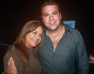 
<a style='margin-left: 5px;' class='btn btn-xs btn-social btn-facebook' href='https://www.facebook.com/sharer/sharer.php?u=https://galeramix.s01.web.getmuller.com.br/imagem/a98/800-800-90/conteudo/site_galerias/98/galeramix-show-leonardo-e-eduardo-costa-67.jpg' rel='popup' data-width='500' data-height='400'><i class='fa fa-facebook'></i>Compartilhar <span class='hidden-xs'>no Facebook</span>
</a> 
<a class='btn btn-default btn-xs' target='_blank' href='imagem/a98/800-800-90/conteudo/site_galerias/98/galeramix-show-leonardo-e-eduardo-costa-67.jpg'>
<span class='glyphicon glyphicon-cloud-download'></span> Salvar
</a>
