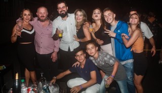 
<a style='margin-left: 5px;' class='btn btn-xs btn-social btn-facebook' href='https://www.facebook.com/sharer/sharer.php?u=https://galeramix.s01.web.getmuller.com.br/imagem/a98/800-800-90/conteudo/site_galerias/98/galeramix-show-leonardo-e-eduardo-costa-69.jpg' rel='popup' data-width='500' data-height='400'><i class='fa fa-facebook'></i>Compartilhar <span class='hidden-xs'>no Facebook</span>
</a> 
<a class='btn btn-default btn-xs' target='_blank' href='imagem/a98/800-800-90/conteudo/site_galerias/98/galeramix-show-leonardo-e-eduardo-costa-69.jpg'>
<span class='glyphicon glyphicon-cloud-download'></span> Salvar
</a>
