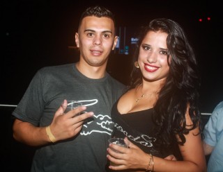 
<a style='margin-left: 5px;' class='btn btn-xs btn-social btn-facebook' href='https://www.facebook.com/sharer/sharer.php?u=https://galeramix.s01.web.getmuller.com.br/imagem/a98/800-800-90/conteudo/site_galerias/98/galeramix-show-leonardo-e-eduardo-costa-70.jpg' rel='popup' data-width='500' data-height='400'><i class='fa fa-facebook'></i>Compartilhar <span class='hidden-xs'>no Facebook</span>
</a> 
<a class='btn btn-default btn-xs' target='_blank' href='imagem/a98/800-800-90/conteudo/site_galerias/98/galeramix-show-leonardo-e-eduardo-costa-70.jpg'>
<span class='glyphicon glyphicon-cloud-download'></span> Salvar
</a>
