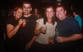 
<a style='margin-left: 5px;' class='btn btn-xs btn-social btn-facebook' href='https://www.facebook.com/sharer/sharer.php?u=https://galeramix.s01.web.getmuller.com.br/imagem/a98/800-800-90/conteudo/site_galerias/98/galeramix-show-leonardo-e-eduardo-costa-73.jpg' rel='popup' data-width='500' data-height='400'><i class='fa fa-facebook'></i>Compartilhar <span class='hidden-xs'>no Facebook</span>
</a> 
<a class='btn btn-default btn-xs' target='_blank' href='imagem/a98/800-800-90/conteudo/site_galerias/98/galeramix-show-leonardo-e-eduardo-costa-73.jpg'>
<span class='glyphicon glyphicon-cloud-download'></span> Salvar
</a>
